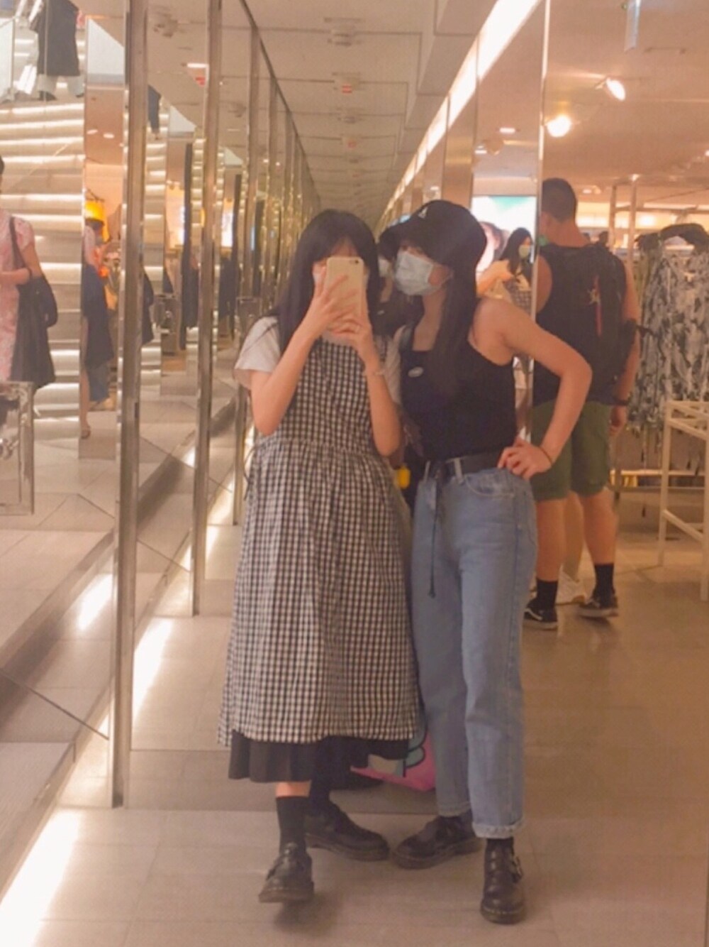 「夏」｜「Dr. MartensのDr.Martens / CORE 8065 MARY JANE_mtn（その他シューズ、ブラック系）」を使った、yauuuuuuさん（レディース・155cm）の秋コーディネートの1枚目の写真