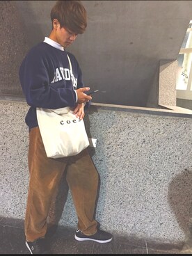 「coen（コーエン）のアイテム（トートバッグ、ベージュ系）」を使った、まさてぃんさん（メンズ・175cm）の春コーディネート