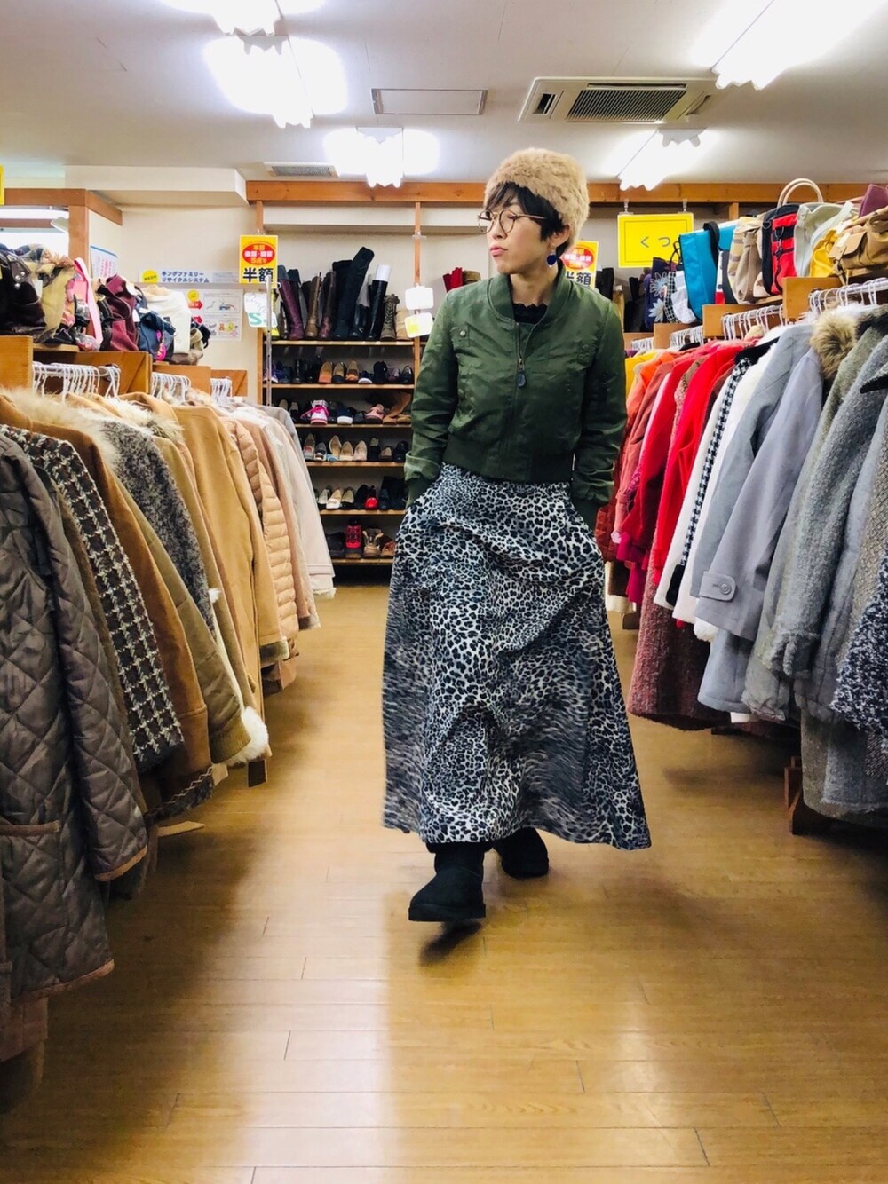 「オトナカジュアル、酒場ナビ、カジュアルコーデ、きれいめカジュアル、ootd、ファー小物、UGG」｜「shunkaiのアイテム（スカート、グレー系）」を使った、gekochanさん（レディース・162cm）の冬コーディネートの1枚目の写真