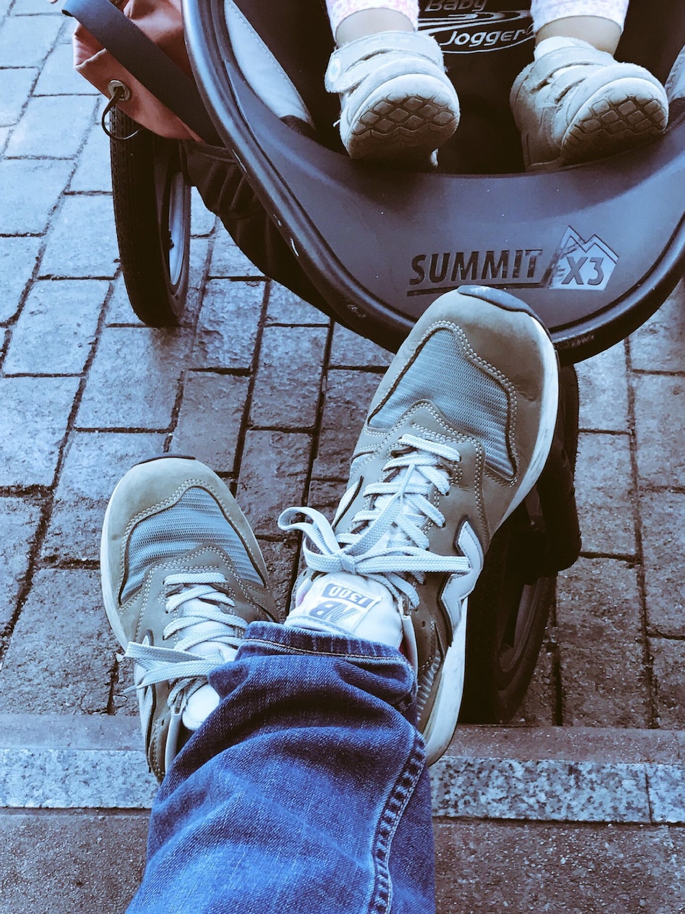 「M1300jp、NEWBALANCE、rag&bone」｜「NEW BALANCEのアイテム（スニーカー、グレー系）」を使った、st23さん（メンズ・185cm）の冬コーディネートの1枚目の写真