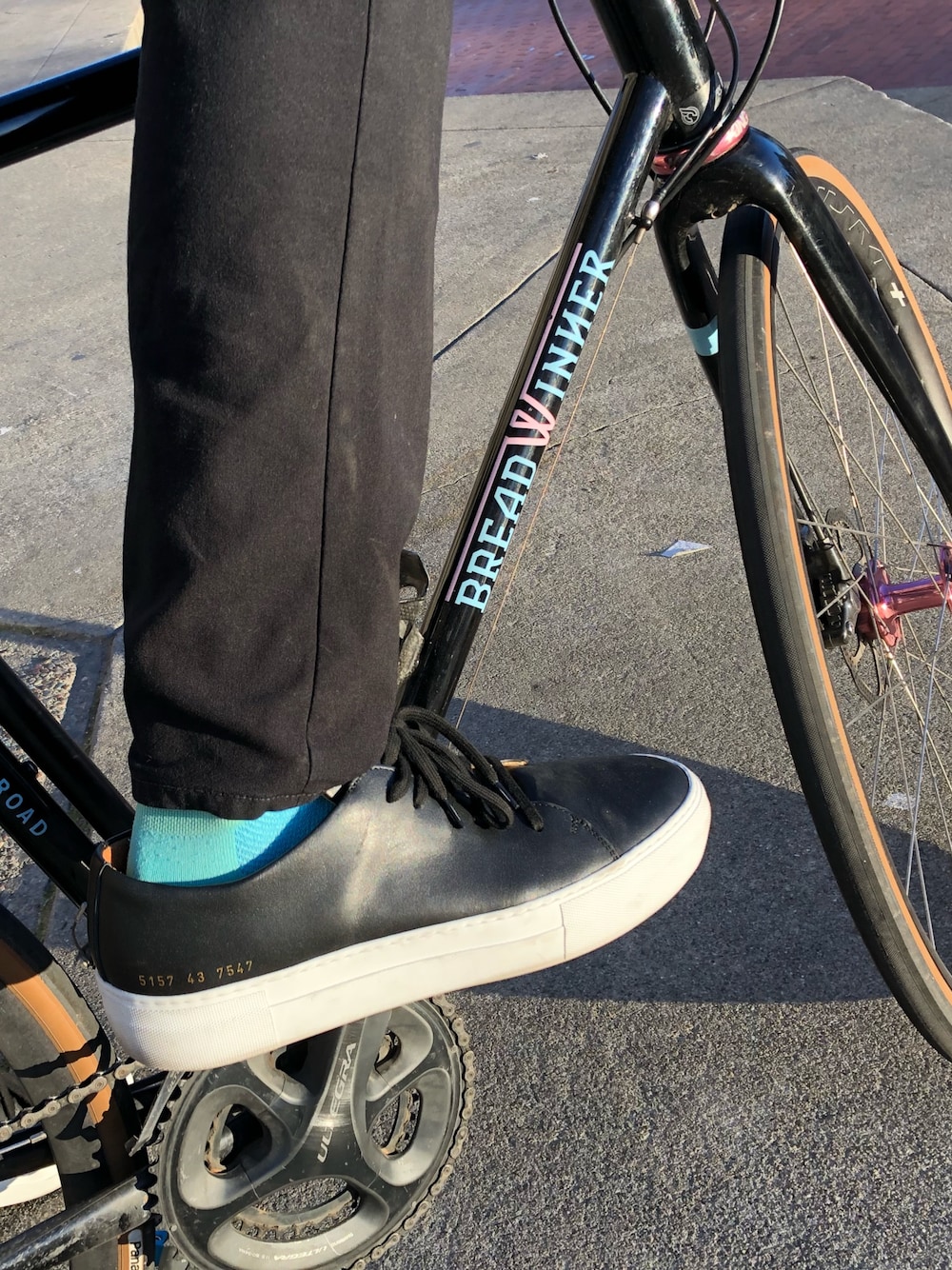「Commonprojects」｜「COMMON PROJECTSのアイテム（スニーカー、ブラック系）」を使った、st23さん（メンズ・185cm）の冬コーディネートの1枚目の写真