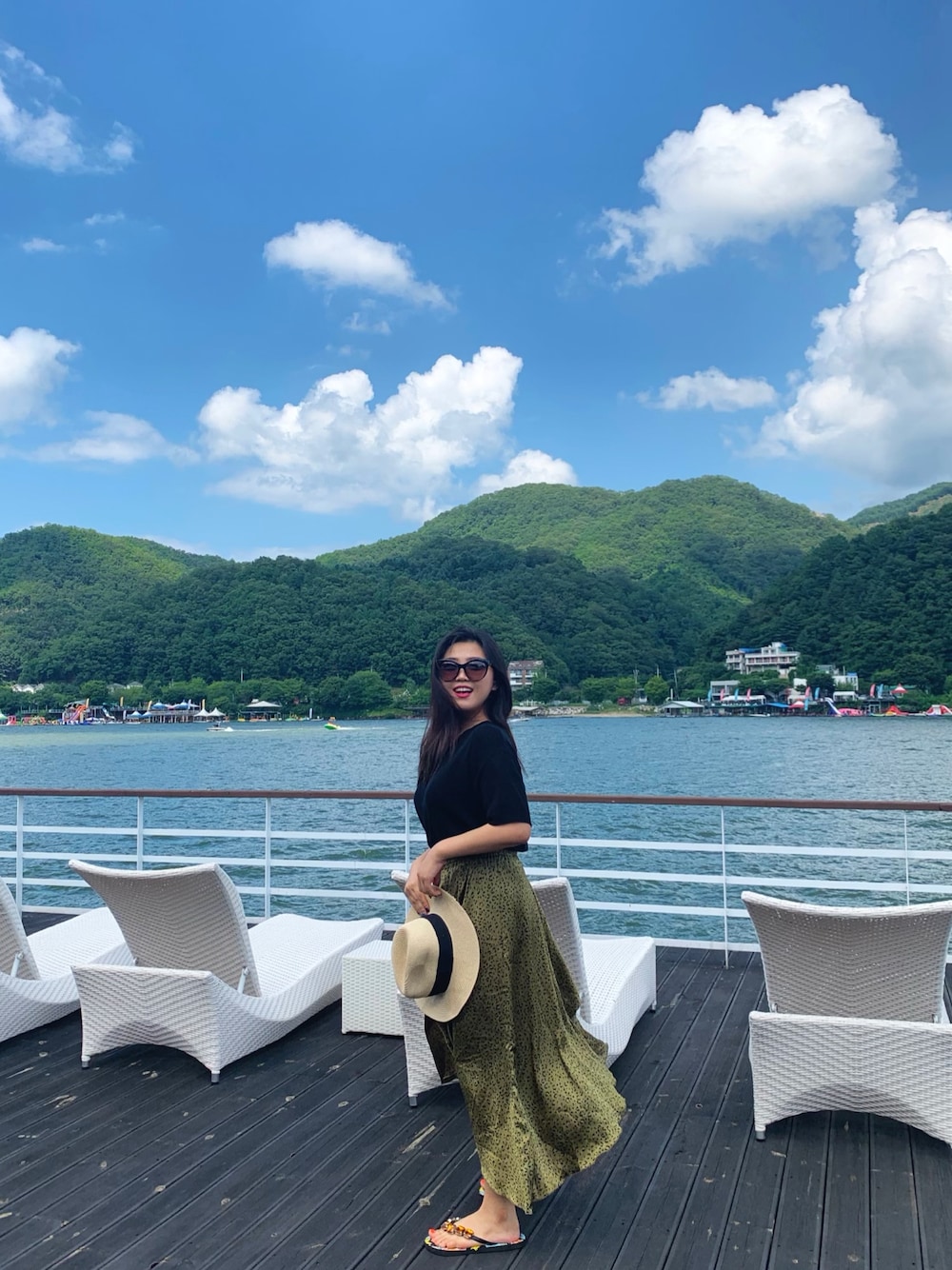 「summer、sporty、skirt、ootd、vacation、holiday、ZARA、GUCCI、daily look」｜「ZARAのアイテム（スカート、グリーン系）」を使った、허보연 /Bo yeon Hur さん（レディース・158cm）の夏コーディネートの1枚目の写真