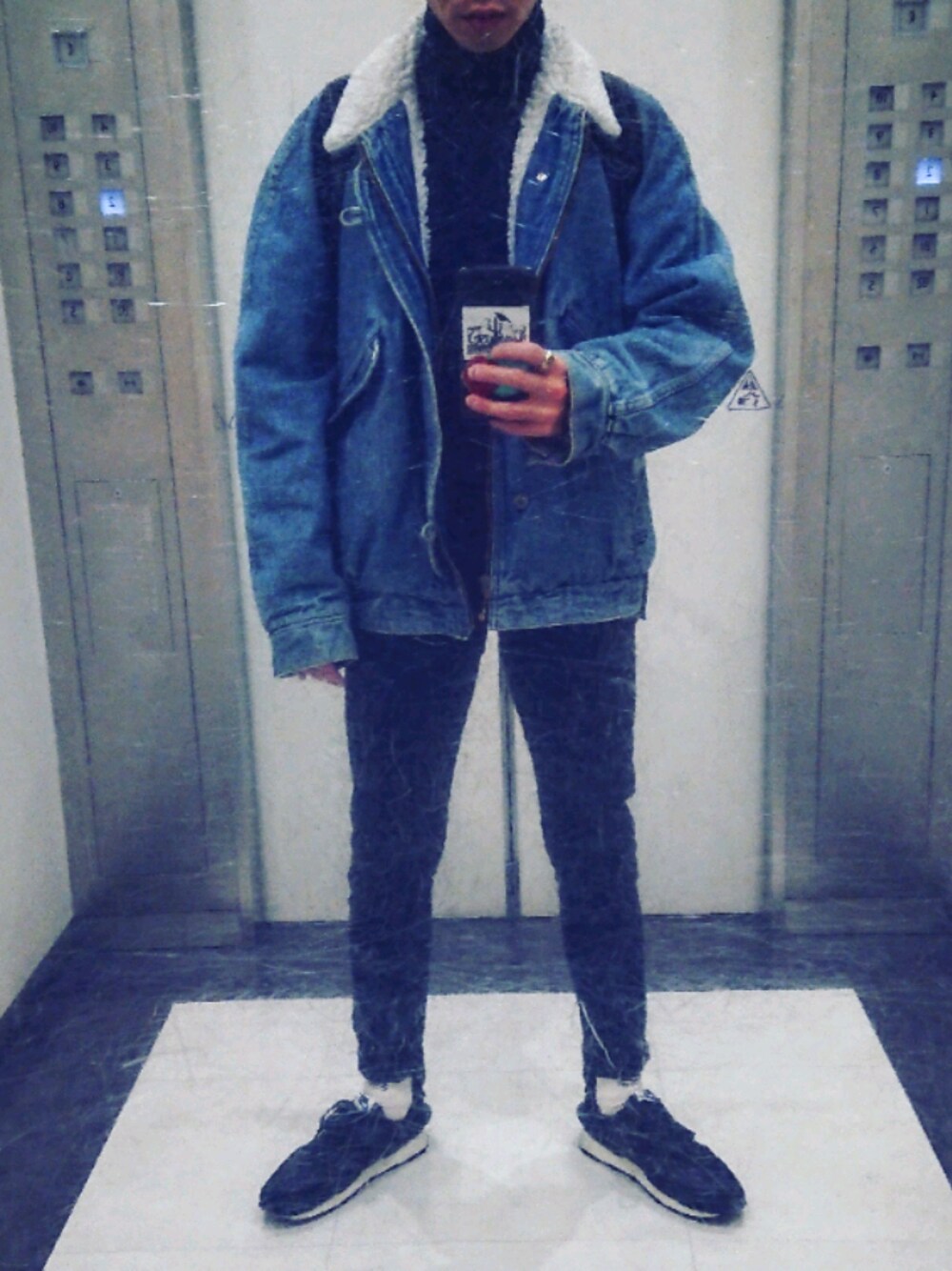 「冬コーデ、黒、スニーカー、NIKE、秋のコーデ」｜「Levi'sの【ヴィンテージ古着】90's Levi's/リーバイス  デニムボアジャケット（デニムジャケット、ブルー系）」を使った、tarkarnorさん（メンズ・171cm）の秋コーディネートの1枚目の写真