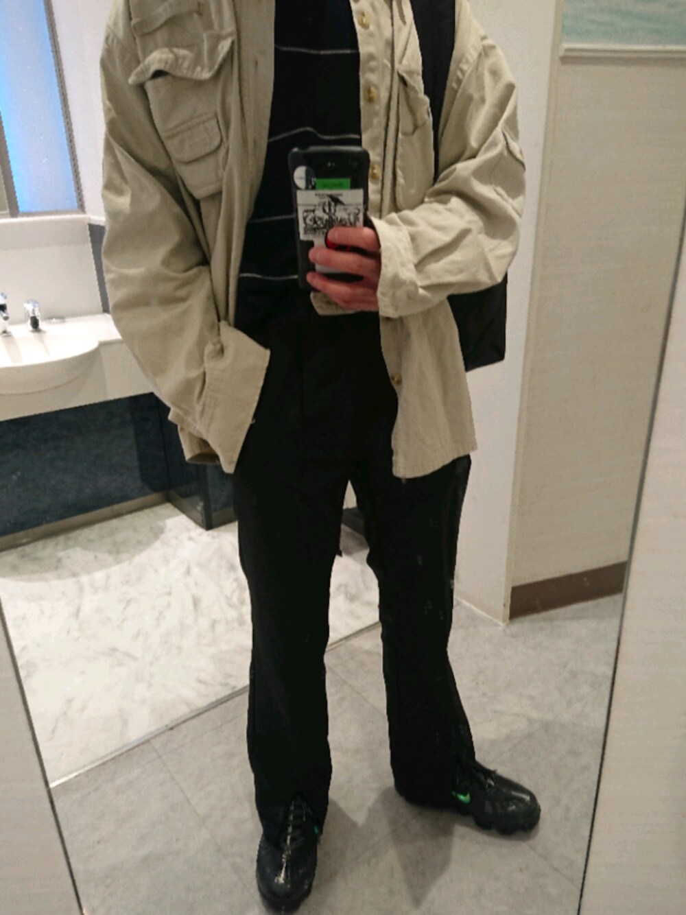 「スニーカー、シンプル、大人コーデ、きれいめカジュアル、休日コーデ、ootd、古着MIX、春」｜「NIKEの【NIKE / ナイキ】 エア ヴェイパーマックス 360（スニーカー、ブラック系）」を使った、tarkarnorさん（メンズ・171cm）の春コーディネートの1枚目の写真