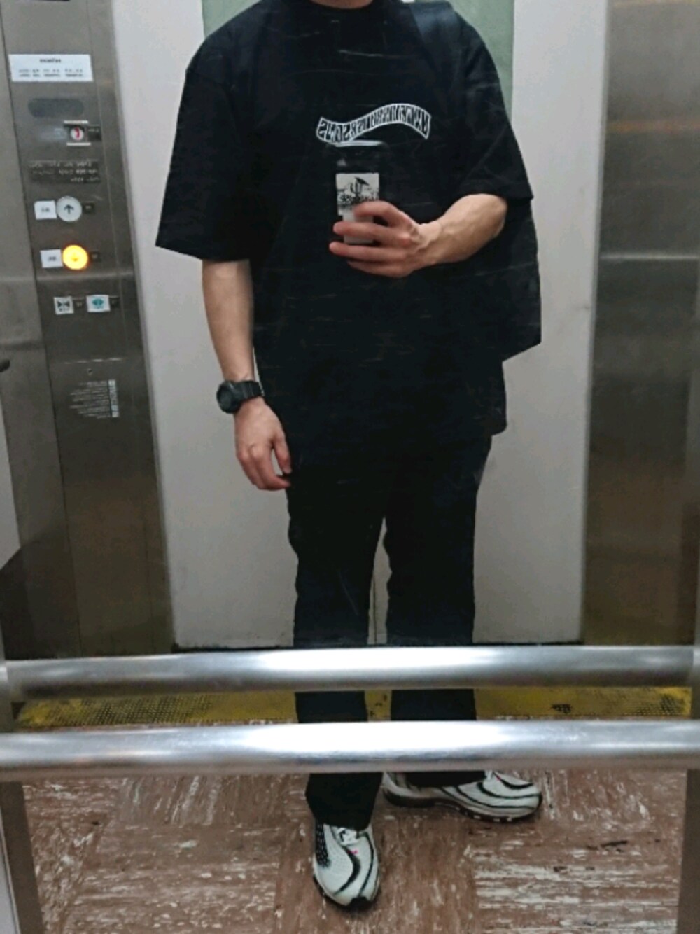 「夏、Tシャツ、今日のコーデ、モノトーン、ブラック、ロゴT、大人カジュアル、ストリートMIX、古着MIX、street」｜「UNITED ARROWS & SONSのMatt McCormick（マット・マコーミック）x Dr. Romanelli(ドクター・ロマネリ) PRT T ◆（Tシャツ/カットソー、ブラック系）」を使った、tarkarnorさん（メンズ・171cm）の夏コーディネートの1枚目の写真