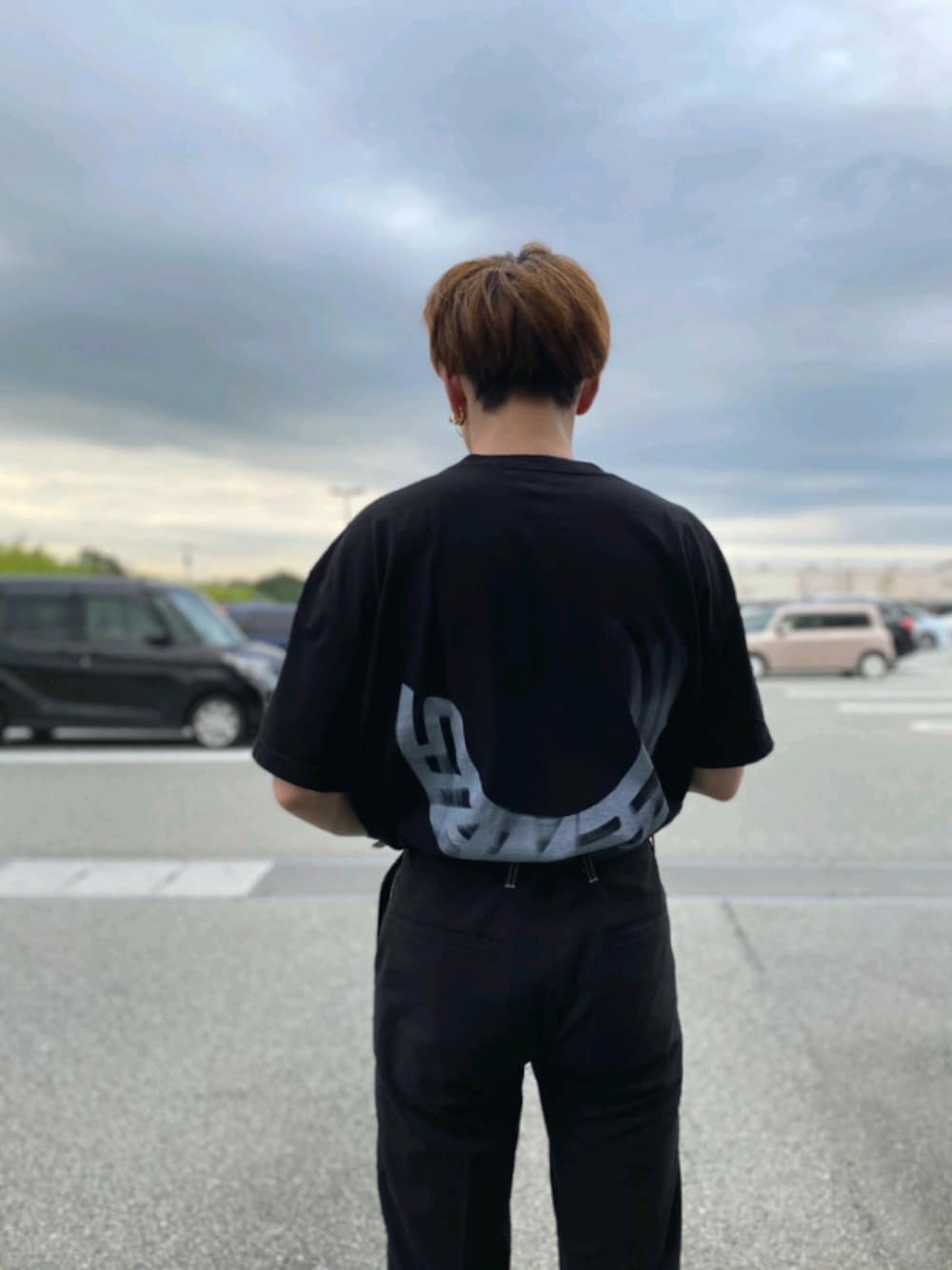 「シンプル、夏、ワイドパンツ、タックイン、キレイめ、ワントーンコーデ、オールブラック、STAMPD」｜「STAMPDの＜STAMPD＞ SPEED TEE/Tシャツ（Tシャツ/カットソー、ブラック系）」を使った、tarkarnorさん（メンズ・171cm）の夏コーディネートの1枚目の写真