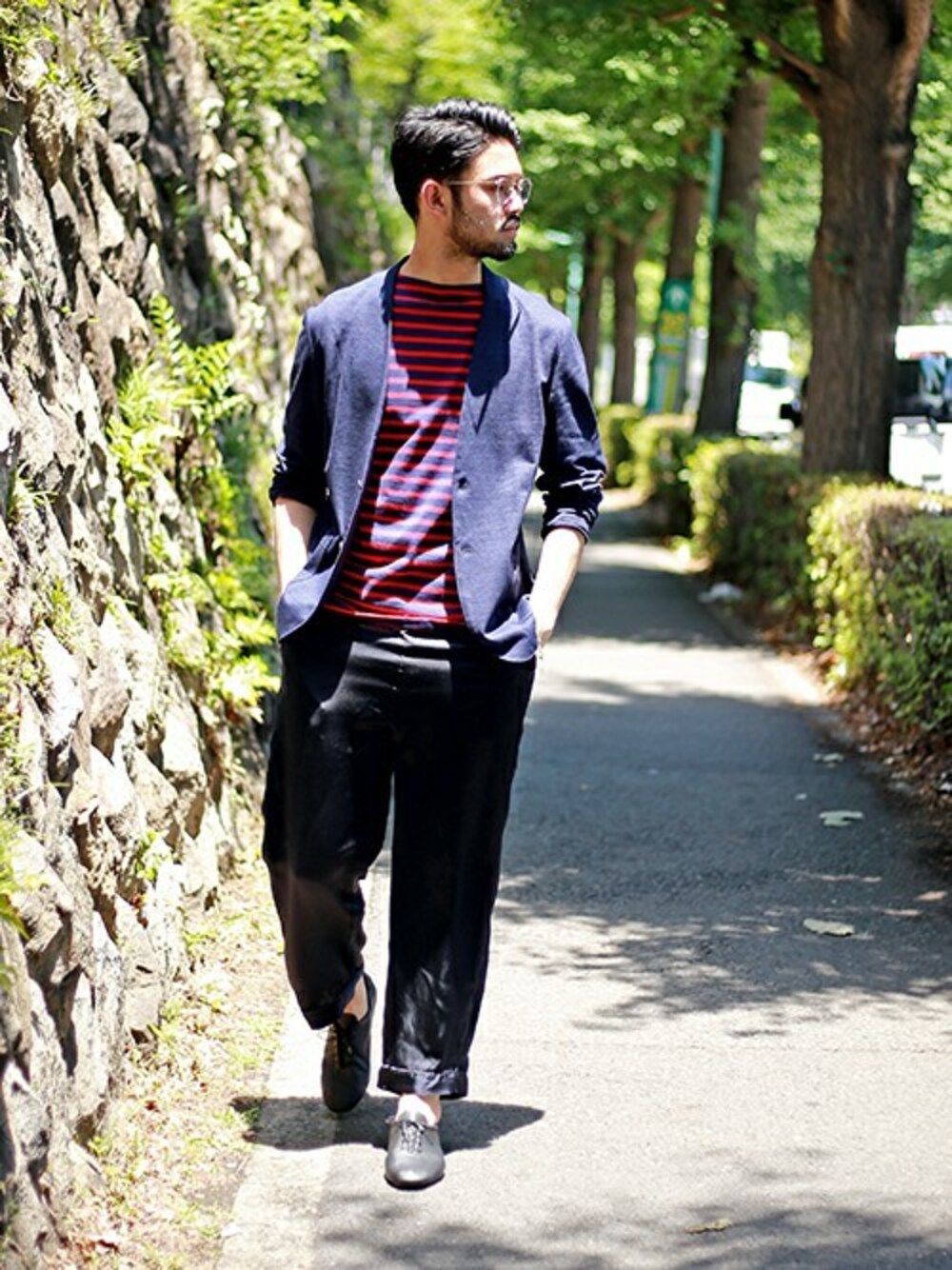 「ジャケット、ボーダー、ワイドパンツ、crown、バレエシューズ、saint james、ロールアップ、エディフィス、EDIFICE、ダンスシューズ」｜「EDIFICEの◇VINTAGE サーフニットセミショールジャケット（その他アウター、ブルー系）」を使った、TERAさん（メンズ・183cm）の夏コーディネートの1枚目の写真