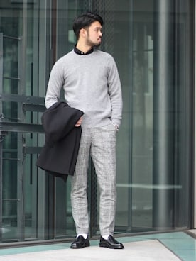 「クルーネックニット」｜「アイテム（スリッポン）」を使った、TERAさん（メンズ・183cm）の秋コーディネート