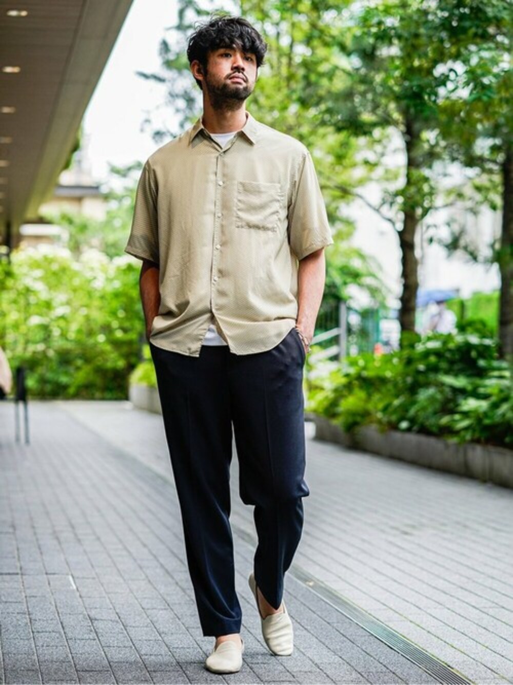 「カジュアル、シャツ、夏コーデ、EDIFICE、半袖シャツ、CellarDoor、EDIFICEスタッフ、JVAM」｜「EDIFICEのハーフスリーブ コモン柄 レギュラーカラーシャツ（シャツ/ブラウス、ベージュ系）」を使った、TERAさん（メンズ・183cm）の夏コーディネートの1枚目の写真