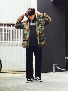 YU_Nさんの「Ditch Saturdays NYC Pullover Hoodie」を使ったコーディネート