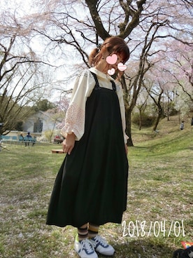「花見」｜「アイテム（ジャンパースカート）」を使った、えるさん（レディース・156cm）の春コーディネート