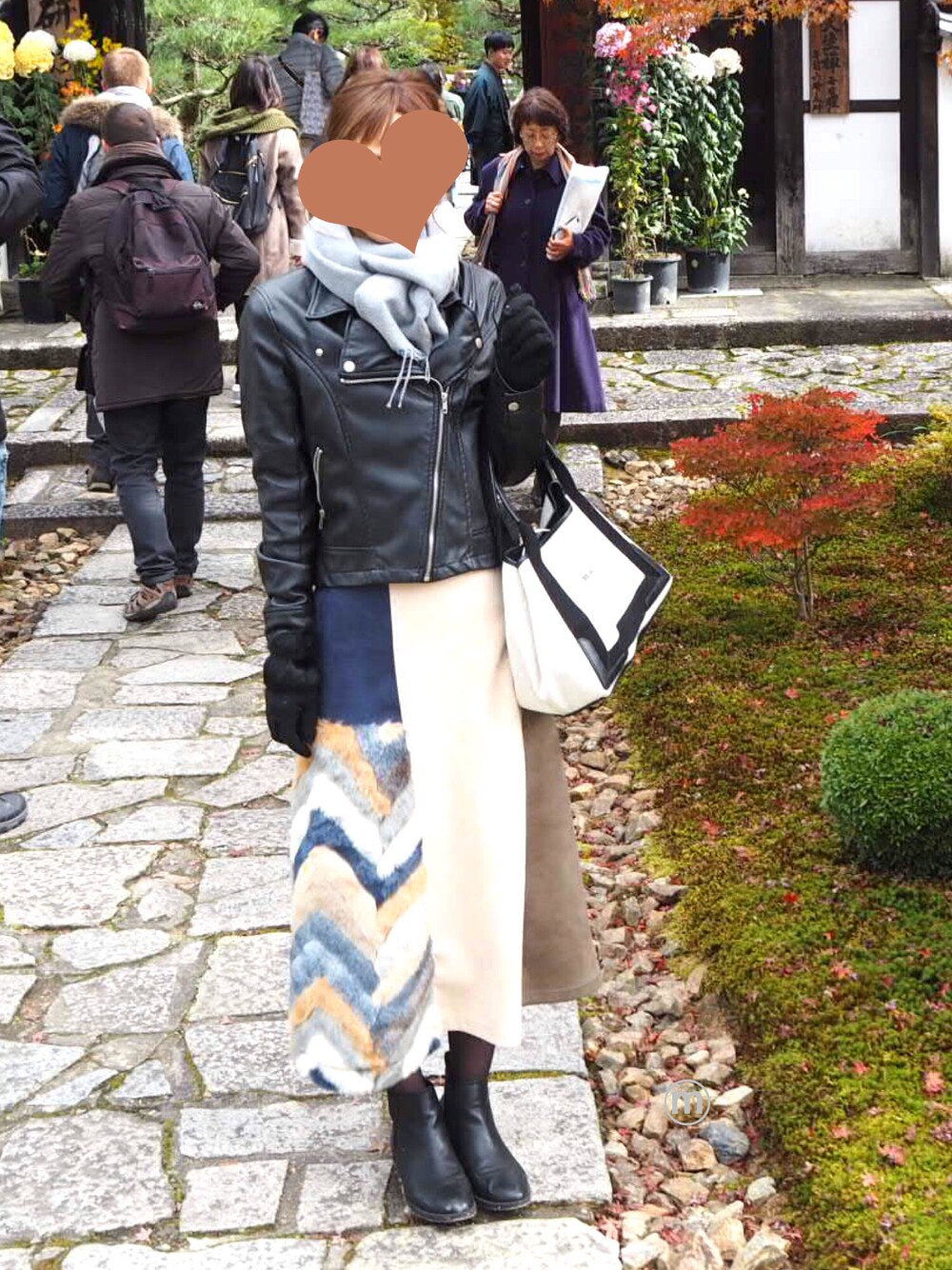 「冬コーデ、ライダース、ロングスカート」｜「BALENCIAGAのアイテム（バッグ、ホワイト系）」を使った、miiさん（レディース・163cm）の冬コーディネートの1枚目の写真
