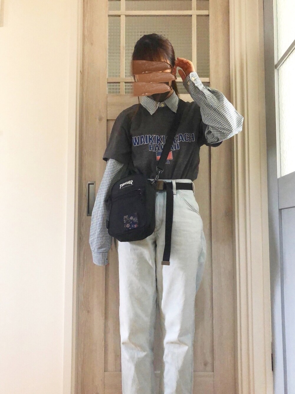 「カジュアルコーデ、デニム、デニムパンツ、古着、スニーカー、NIKE、春コーデ、UNIQLO、プチプラ、おしゃれさんと繋がりたい」｜「LACOSTEのアイテム（シャツ/ブラウス、ブルー系）」を使った、むーさん（レディース・159cm）の春コーディネートの1枚目の写真