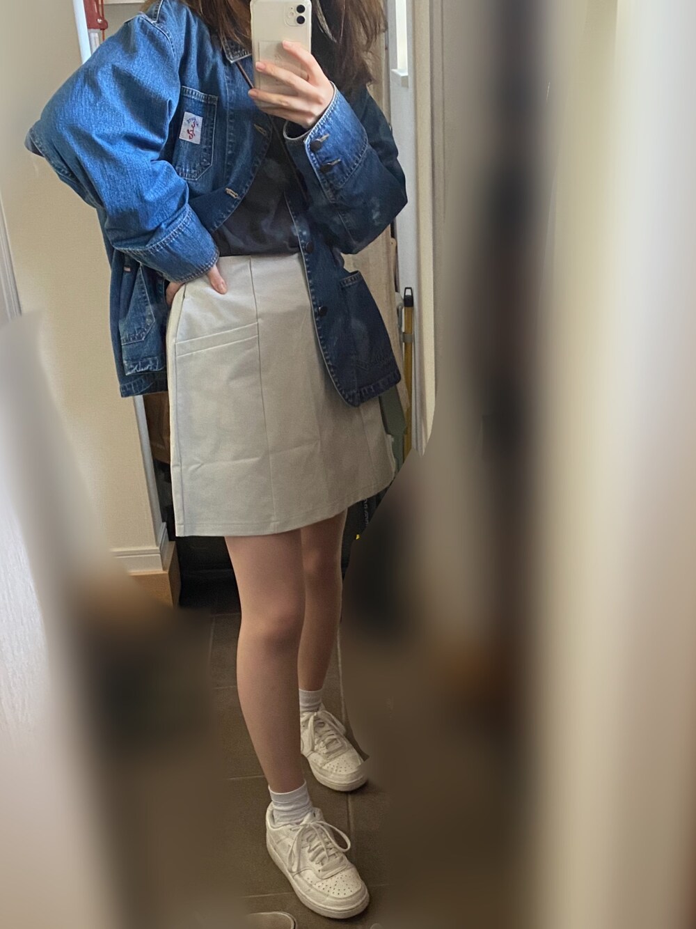 「スカート、春コーデ、カジュアルコーデ、ストリート、デニム、おしゃれさんと繋がりたい、お洒落さんとつながりたい、プチプラ、ミニスカート、スニーカー」｜「RAY CASSINのアイテム（スカート、グリーン系）」を使った、むーさん（レディース・159cm）の春コーディネートの1枚目の写真