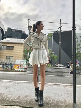 「オールホワイト」｜「アイテム（ライダースジャケット）」を使った、Angieさん（レディース・173cm）の春コーディネート