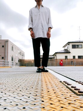 「DOUCAＬ'Ｓ（ドゥーカルス）のアイテム（ローファー）」を使った、ryujiさん（メンズ・174cm）の秋コーディネート