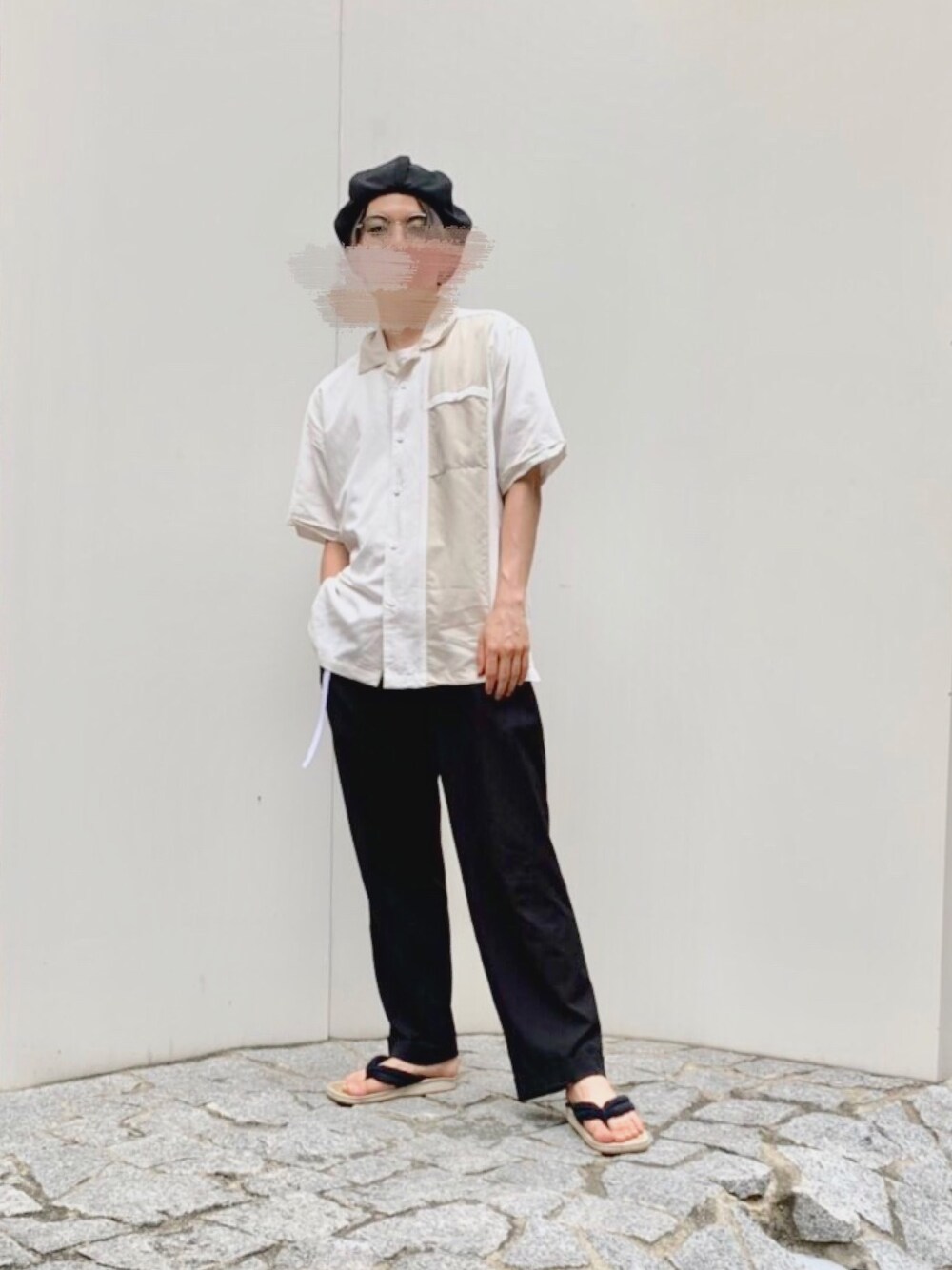 「シャツスタイル、レトロ、キューバシャツ、キャスケット、夏、スラックス、古着、下駄、雪駄、サングラス」｜「no brandのアイテム（シャツ/ブラウス、ベージュ系）」を使った、ukiさん（メンズ・175cm）の夏コーディネートの1枚目の写真