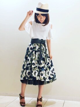 Jines _Officialさんの「綿タイプライター フラワープリント フレアースカート」を使ったコーディネート