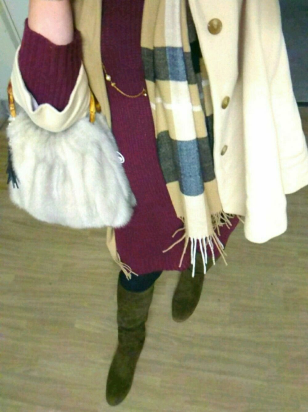 「ロングブーツ、大人カジュアル、ニットワンピース、女装屋」｜「KOBE LETTUCEのアイテム（ワンピース、レッド系）」を使った、yukikaze@41のおっさん女装屋さん（レディース・168cm）の冬コーディネートの1枚目の写真