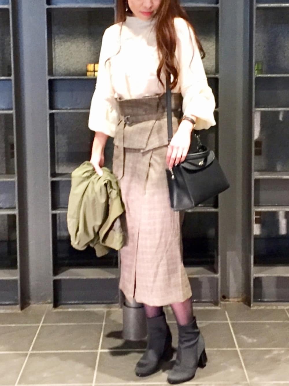 「町内の30周年記念、ママコーデ、おめかしコーデ、おめかしママ、ロングヘア、グレンチェック」｜「LOWRYS FARMのソデボリュームＭＡ－１　766928 （MA-1、グリーン系）」を使った、LxCxさん（レディース・162cm）の秋コーディネートの1枚目の写真