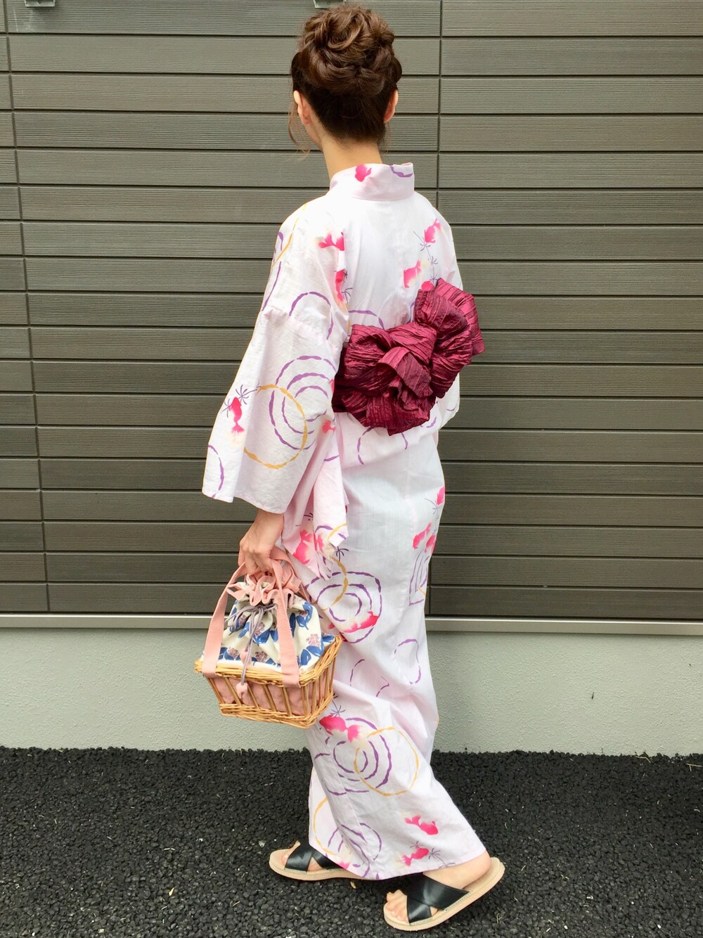 「夏コーデ、浴衣、金魚、夏のワントーンコーデ」｜「pufuのアイテム（バッグ、ピンク系）」を使った、LxCxさん（レディース・162cm）の夏コーディネートの1枚目の写真