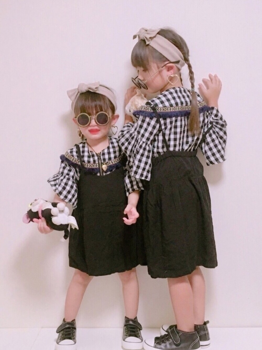 「ブランシェス、RADCHAP、Branshes、お揃いコーデ、双子コーデ、秋コーデ、西松屋、Discoat、チェックシャツ、姉妹コーデ」｜「WEGOのWEGO/ハートロケットチョーカー（チョーカー、ゴールド系）」を使った、yuna♡rikaさん（キッズ・100cm）の夏コーディネートの1枚目の写真