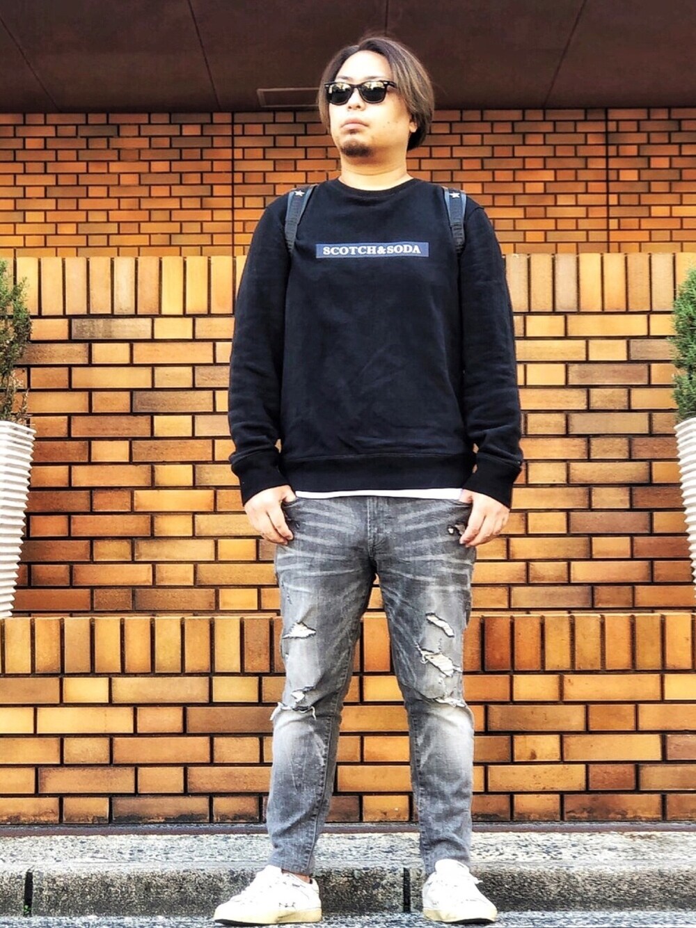 「大人カジュアル、お洒落さんとつながりたい、カジュアル、レイヤードスタイル、スニーカー、秋」｜「Ray-BanのRay-Ban/レイバン/WAYFARER FOLDING CLASSIC -RB4105 601 50/22-（サングラス、ブラック系）」を使った、taka777hiroさん（メンズ・182cm）の秋コーディネートの1枚目の写真