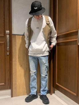 「VANS（バンズ）のアイテム（トップス）」を使った、石金弘也さん（メンズ・176cm）の冬コーディネート