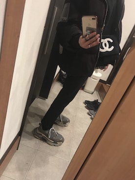 「chanel」｜「アイテム（ダウンジャケット/コート）」を使った、Kiさん（メンズ・170cm）の春コーディネート