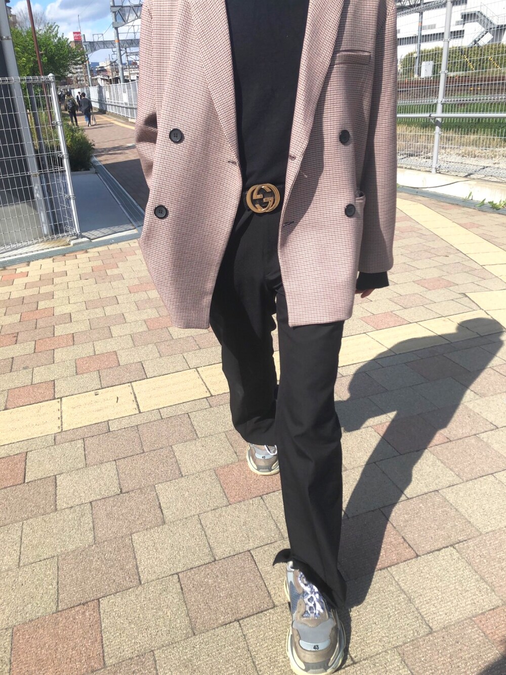 「休日スタイル、春コーデ、いいね、save、フォローお願いします🤑、shiyoh、韓国ファッション、BALENCIAGA、GUCCI、モノトーン、triples、u170」｜「BEEPのアイテム（ノーカラージャケット、ベージュ系）」を使った、Kiさん（メンズ・170cm）の春コーディネートの1枚目の写真