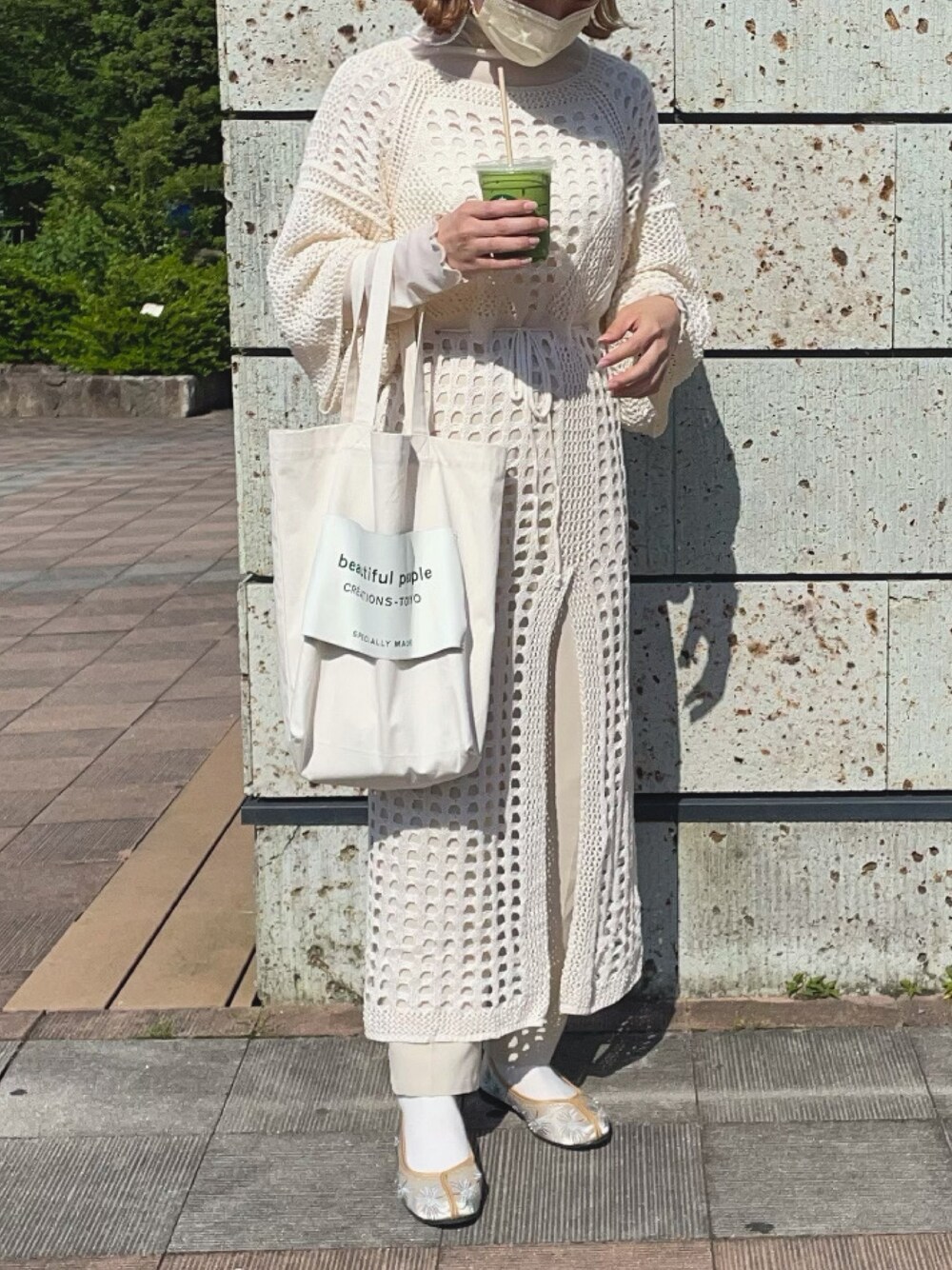 「これが私をアゲる服、プチプラコーデ、初夏コーデ、ベージュ、きれいめカジュアル、ワンピース、大人カジュアル、夏コーデ、淡色コーデ、トートバッグ」｜「beautiful peopleのアイテム（トートバッグ、ホワイト系）」を使った、harukatokaiさん（レディース・158cm）の春コーディネートの1枚目の写真