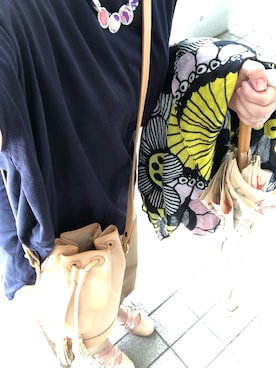 「H.A.K（ハク）のアイテム（パンツ）」を使った、VELLAMO HIRVELAさん（レディース・153cm）の夏コーディネート