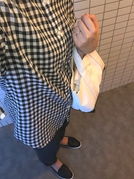 「H.A.K（ハク）のアイテム（パンツ）」を使った、VELLAMO HIRVELAさん（レディース・153cm）の夏コーディネート