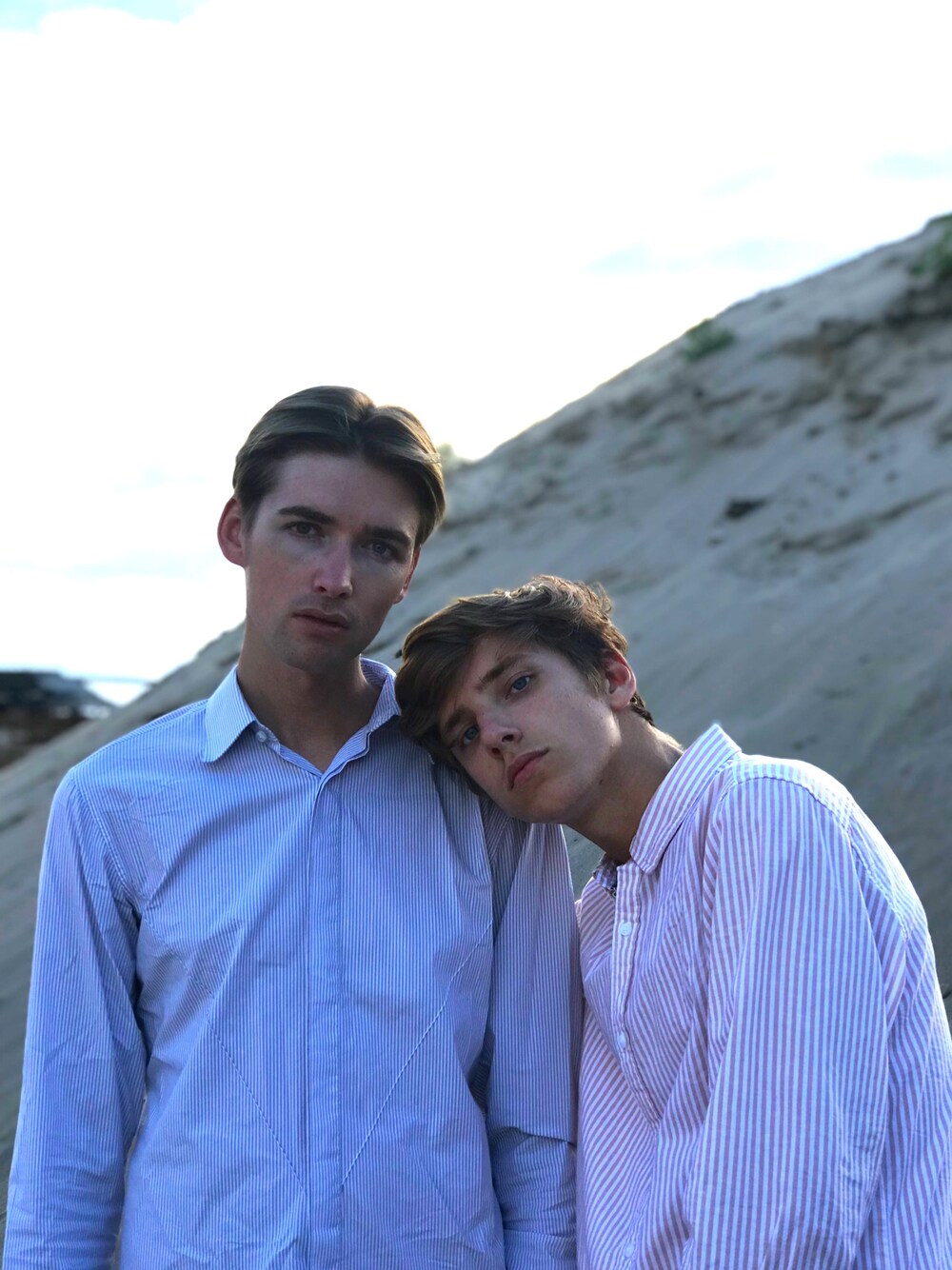 「summer、VINTAGE、90’s、boy」｜「PULL&BEARのアイテム（シャツ/ブラウス、ピンク系）」を使った、Andrew Sokolovさん（メンズ・197cm）の夏コーディネートの1枚目の写真
