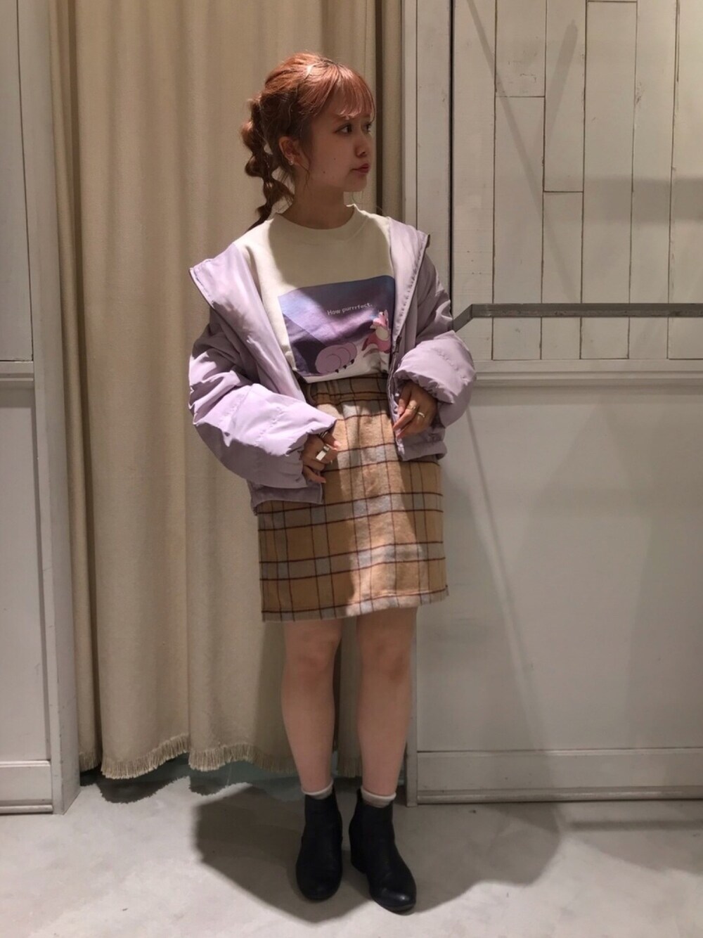 【SALE】 Disney（ディズニー）の「ヴィランズプリント裏毛プルオーバー トップス