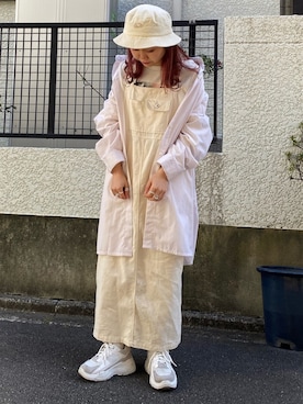 「オフホワイト」｜「アイテム（ジャンパースカート）」を使った、にわちゃんさん（レディース・153cm）の春コーディネート