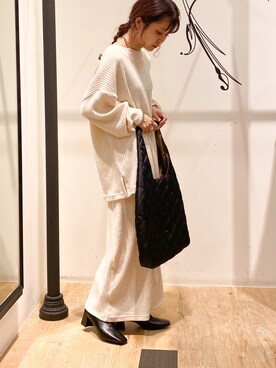 「オフホワイト」｜「アイテム（トートバッグ）」を使った、にわちゃんさん（レディース・153cm）の秋コーディネート