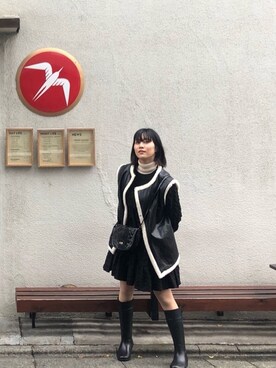 「カフェ巡り」｜「アイテム（その他アウター）」を使った、花さん（レディース・162cm）の冬コーディネート