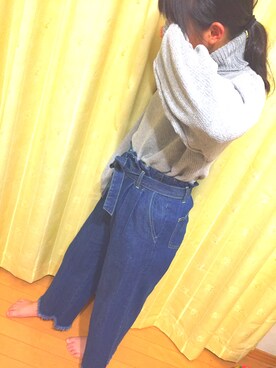 「Honeys（ハニーズ）のベルト付デニムワイドパンツ（デニムパンツ）」を使った、れなさん（レディース・153cm）の冬コーディネート