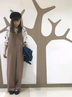 「アイテム（つなぎ/オールインワン、ベージュ系）」を使った、ひらこ☺さん（レディース・159cm）の春コーディネート