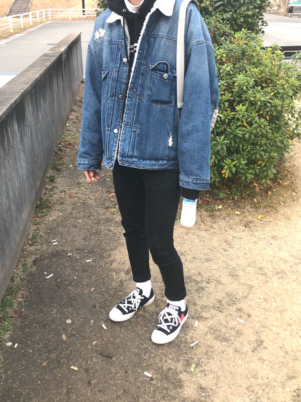 「休日スタイル、vetements、MONKEY TIME、COMME des GARCONS」｜「COMME des GARCONSのWomen's Comme Des Garcons Play X Converse Chuck Taylor Hidden Heart Low Top Sneaker（スニーカー、ブラック系）」を使った、kaitoさん（メンズ・174cm）の冬コーディネートの1枚目の写真