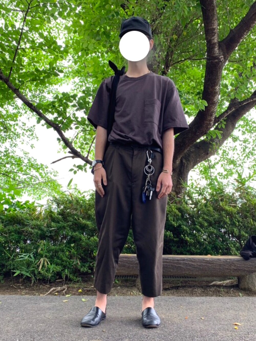 「シンプルコーデ、いいね、save、フォローお願いします🤑、キレイめ、大学生、革靴、summer、Hender Scheme、uniqro u、UNIQLO、ブラック」｜「UNIQLOのオーバーサイズクルーネックT（半袖）（Tシャツ/カットソー、ブラウン系）」を使った、matsuno yusukeさん（メンズ・175cm）の夏コーディネートの1枚目の写真