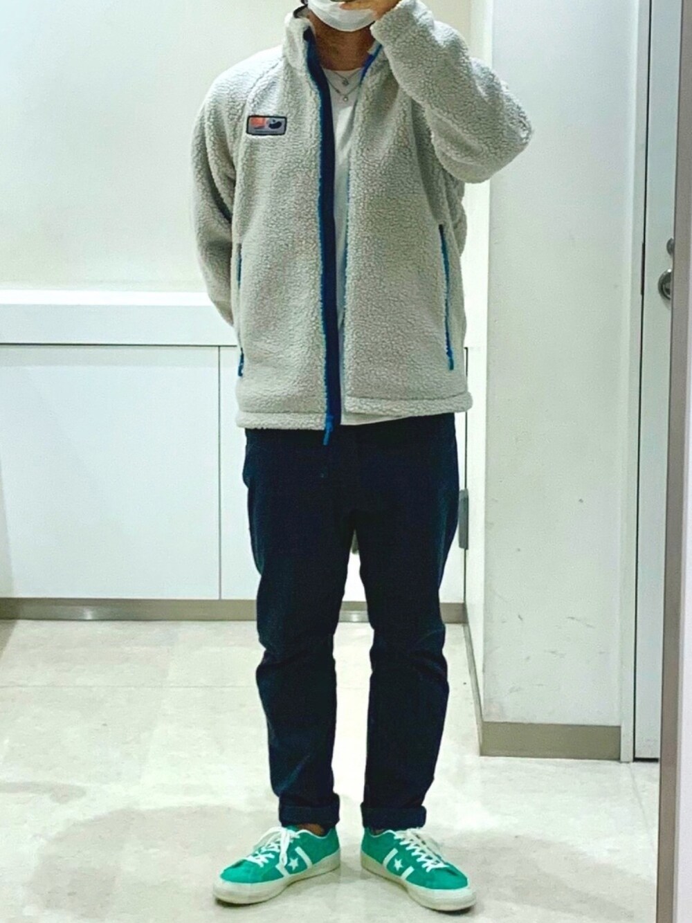 「お洒落さんとつながりたい、オトナカジュアル、カジュアルコーデ、rab、underarmour、converse、フリース、Tシャツ、サルエルパンツ、スニーカー」｜「RabのRab PILE LIMITED (limited fleece)（その他アウター、グレー系）」を使った、Shun@☻☻☻☻☻☻☻さん（メンズ・178cm）の冬コーディネートの1枚目の写真