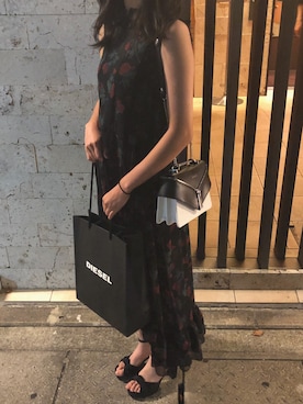 「バラ柄」｜「アイテム（ワンピース/ドレス）」を使った、Aさん（レディース・160cm）の秋コーディネート