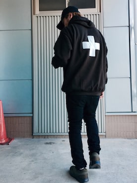 「places+faces」｜「アイテム（アクセサリー）」を使った、王建民さん（メンズ・178cm）の夏コーディネート