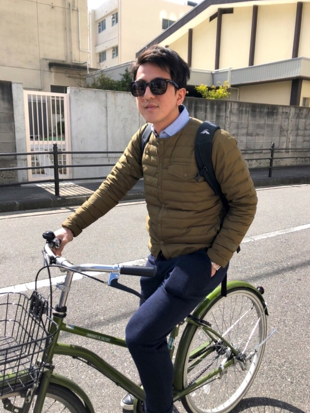 「春、お洒落さんとつながりたい、TOMFORD、シンプル、今日のコーデ、大人カジュアル、パステル映える春」｜「THE NORTH FACEのアイテム（ダウンジャケット/コート、グリーン系）」を使った、maxshenさん（メンズ・173cm）の春コーディネートの1枚目の写真