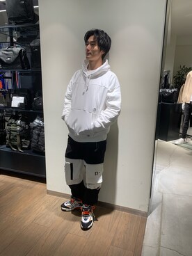 「DIESEL（ディーゼル）のアイテム（その他パンツ）」を使った、RYOさん（メンズ・177cm）の冬コーディネート