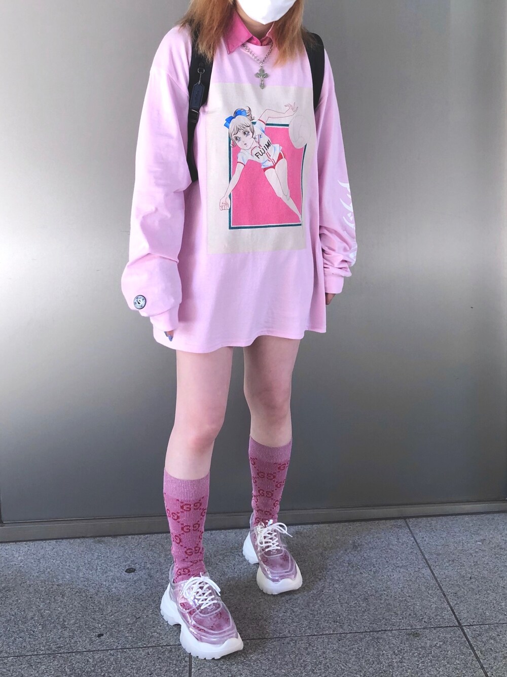 「ピンクコーデ、ピンク、カジュアル、シャツ好き集まれ、スニーカー、クリア、GUCCI、アタックNO.1、littlesunnybite、YVES SAINT LAURENT」｜「Little sunny biteのLittleSunnyBite/リトルサニーバイト/アタックNO1 x little sunny bite Comic long tee（Tシャツ/カットソー、ピンク系）」を使った、Tm🦈さん（レディース・159cm）の夏コーディネートの1枚目の写真
