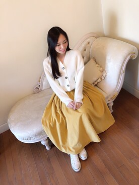 「MEW'S REFINED CLOTHES（ミューズリファインドクローズ）のアイテム（スカート、イエロー系）」を使った、AI.さん（レディース・155cm）の冬コーディネート