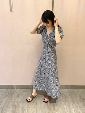 「小花柄ワンピース」｜「アイテム（サンダル）」を使った、LAGUNAMOON STAFFさん（レディース・162cm）の夏コーディネート